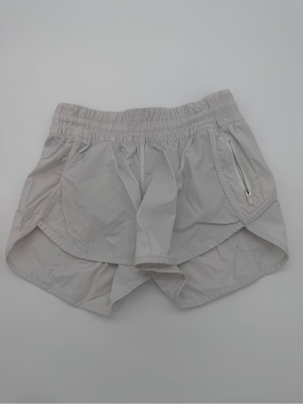White Lululemon Low Rise Fit Tracker Short 4” Inseam Size 6 Swift Ultra